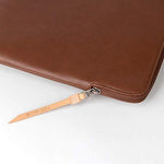Comfyable lightweight zipper case focusing on the internal protective neoprene flap guard design