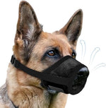 FDEETY adjustable fabric mouth guard for large dogs highlighting the secure neck strap and quick release buckle.
