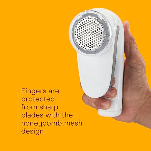 Detachable lint catcher feature on Conair fabric defuzzer