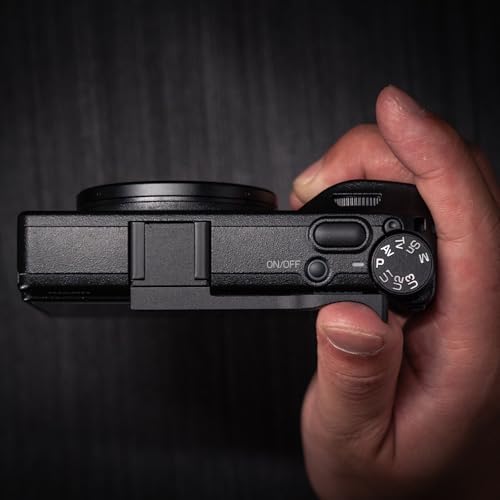 Close-up of the aerospace aluminum alloy hot shoe support grip demonstrating the ergonomic thumb rest profile.
