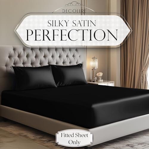 Decolure satin sheet showing 15 inch deep pocket detail
