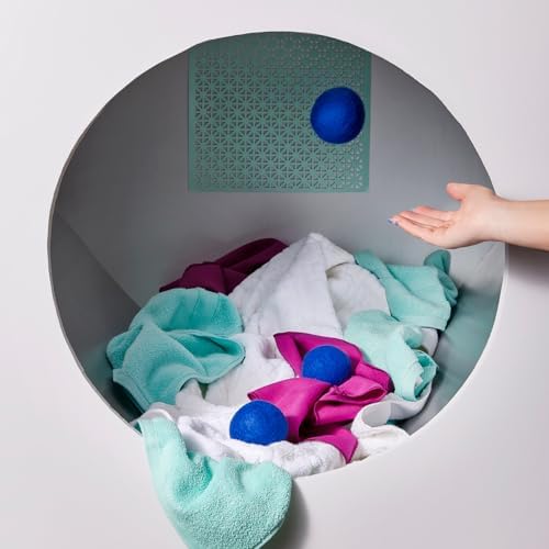 Eco-friendly reusable laundry balls kit for sustainable fabric softening.