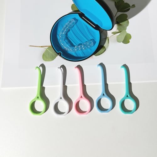 Hands free aligner retriever kit for hygienic removal of orthodontic braces and dental trays.