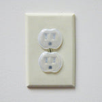 Dreambaby outlet plugs set for electrical socket protection