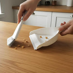 WDDBHSKN portable cleaning set showing the ergonomic non-slip rubber handle.