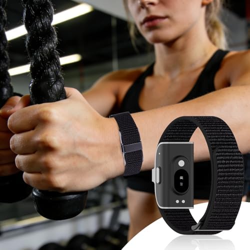 Comfortable fit demonstration of Vigamen band on a user wrist