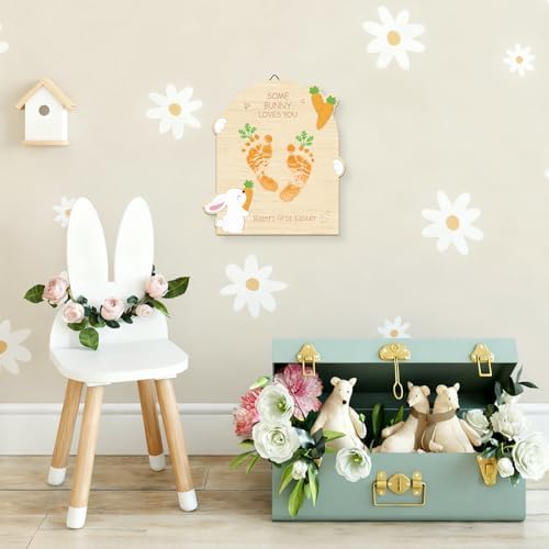 Sereliy DIY baby milestone plaque styled with spring holiday basket props.