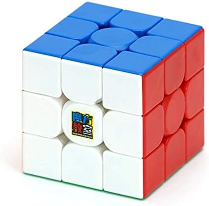 MoYu MeiLong magnetic puzzle layer alignment highlighting the stickerless frosted exterior finish.