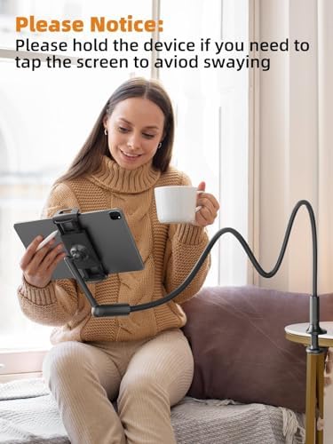Silicone padded bracket of the SAIJI universal mount holding a large screen smartphone securely.