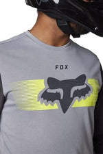 Articulated sleeves with stretch woven panels on Fox Racing off road jersey