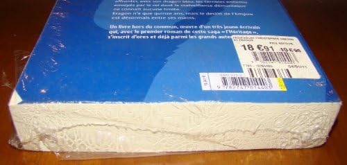 Close up of the French text inside Eragon paperback book.
