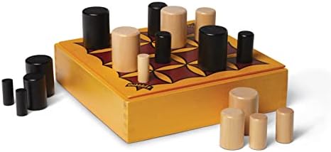 Two players playing 3D tic-tac-toe strategy game