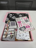Magnetic Kindle grip accessory for e-reader comfort