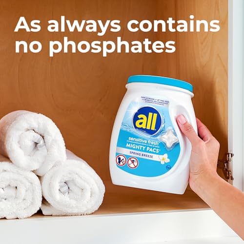 Imported Spring Breeze scented laundry detergent pacs container showing allergen removal benefits.