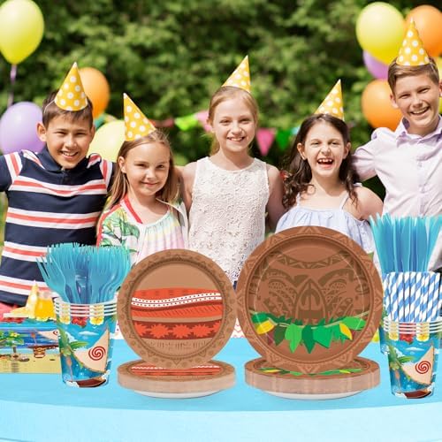 Tableware arrangement for 24 guests with cartoon ocean designs