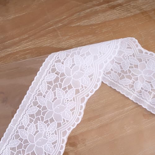 Folded Pioggia lace trim tablecloth package for home decor storage