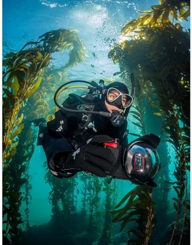 SeaLife SportDiver wide angle dome lens side view detailing positive buoyancy design
