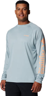 Columbia Men's PFG Terminal Tackle Long Sleeve Shirt fabric texture and weave.