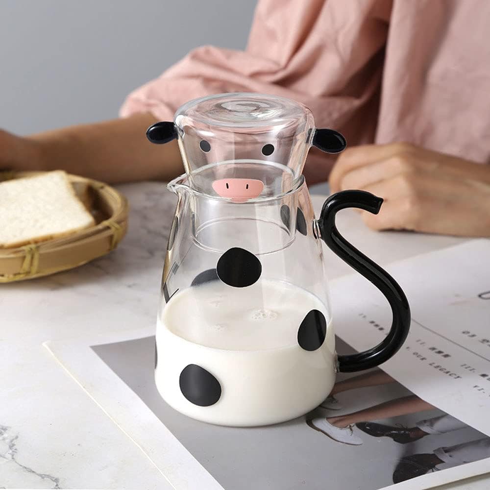 RockTrend clear borosilicate glass cow carafe showing details