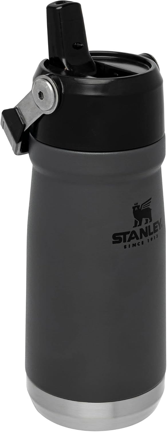 Close up of the rotating carry handle on the Stanley IceFlow water container.