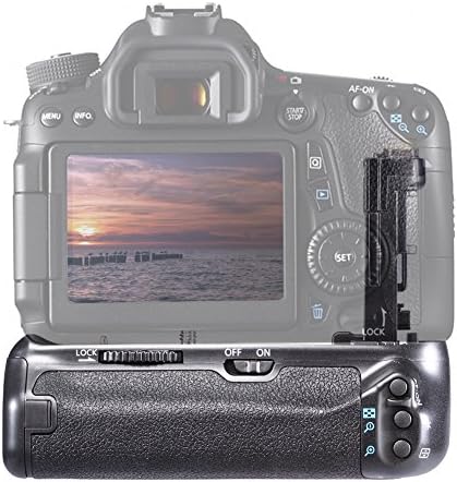 Neewer camera vertical grip showcasing the alternate AA battery tray insert option holding six standard batteries.