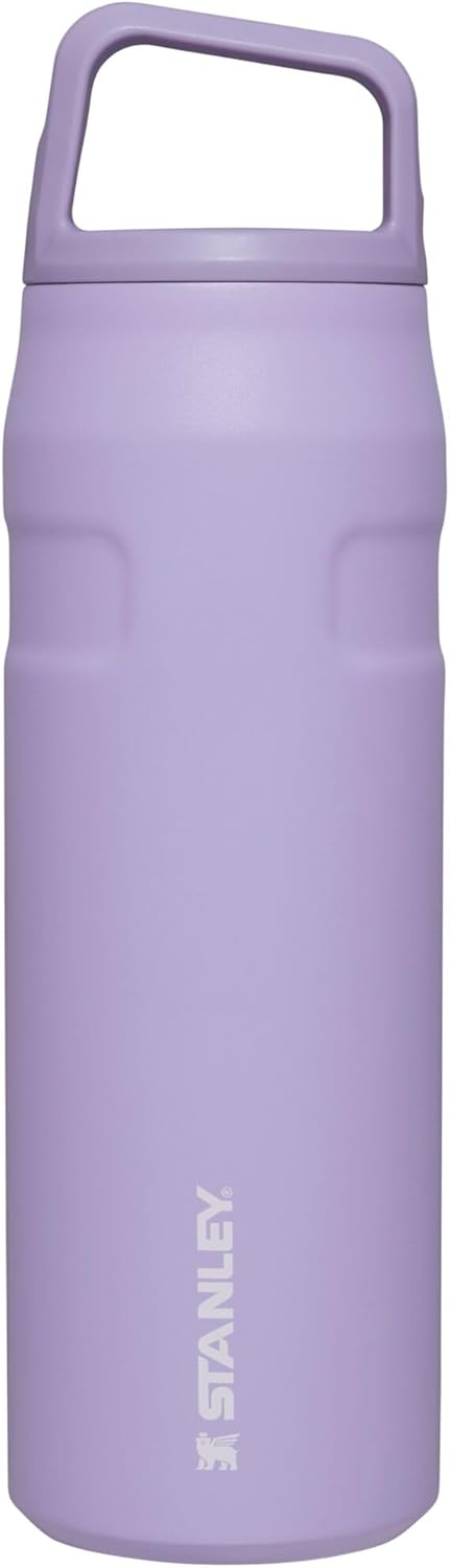 Close up view of the rotating Cap and Carry lid on Stanley IceFlow bottle.