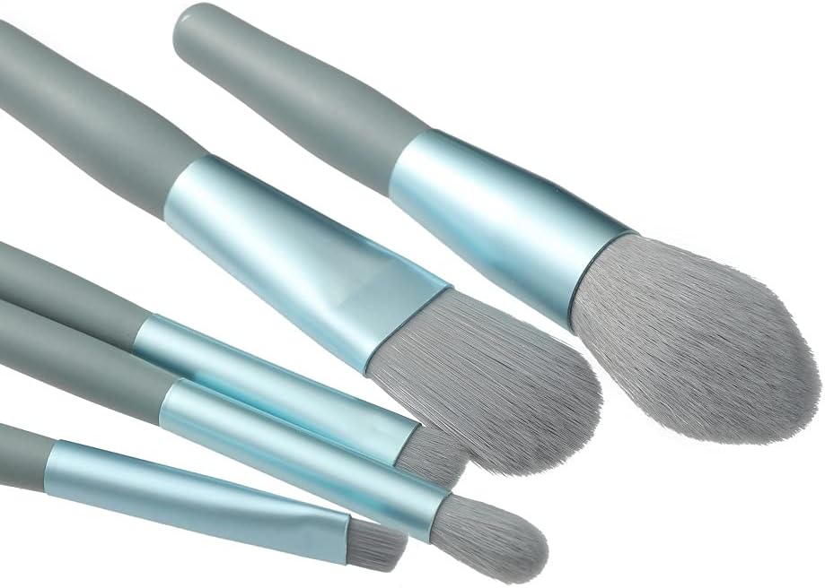 LASSKY portable cosmetic brush kit packed inside storage pouch