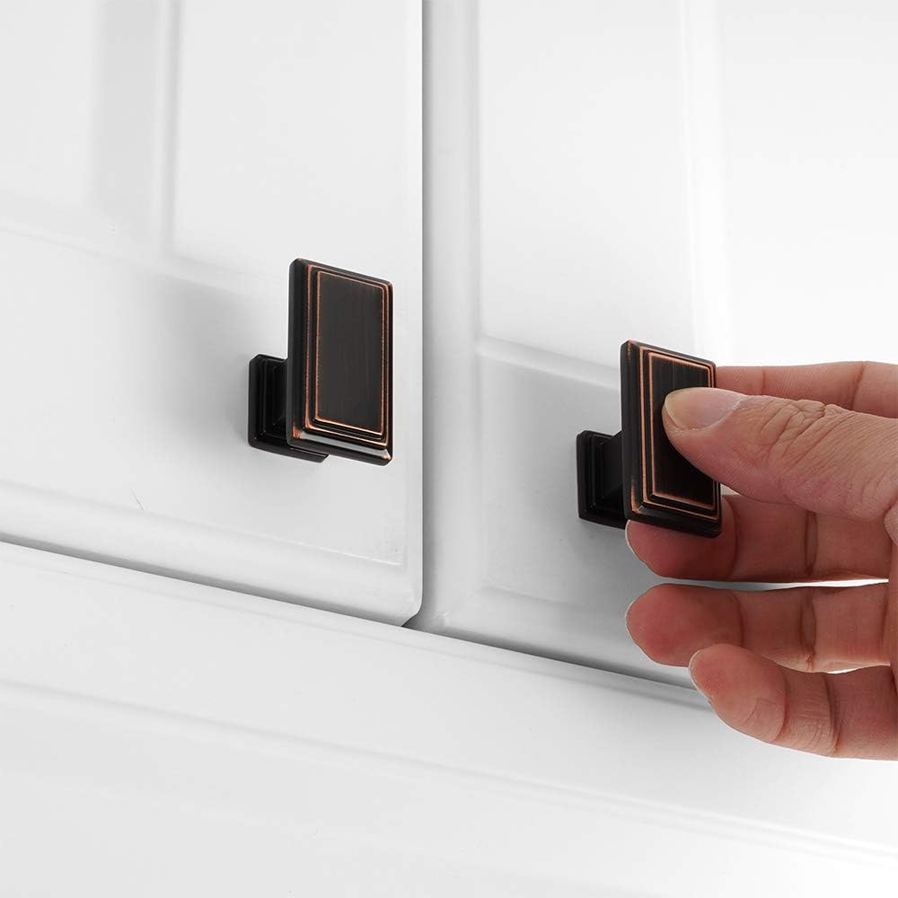 Koofizo furniture knobs installed on kitchen cabinet door
