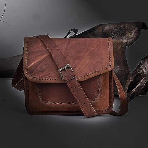 Cuero Vintage Messenger Bag Brass Hardware Detail