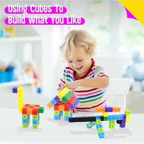 Construction play with 100 piece SpriteGru cube set