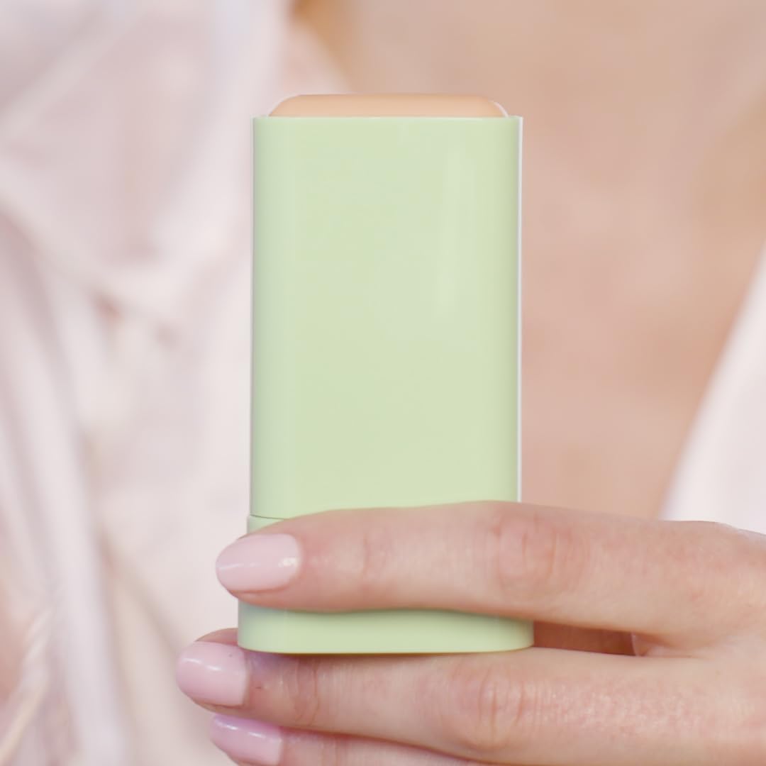 Ingredients list on Pixi On The Glow product box