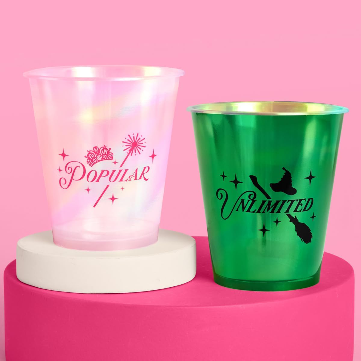 Xo, Fetti pink and green witch plastic cups front view