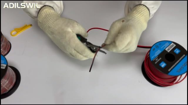 Speaker wire spool showing length and gauge labels