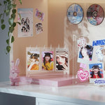 Side profile of the stable double sided acrylic base of the WINKINE two by three picture holder