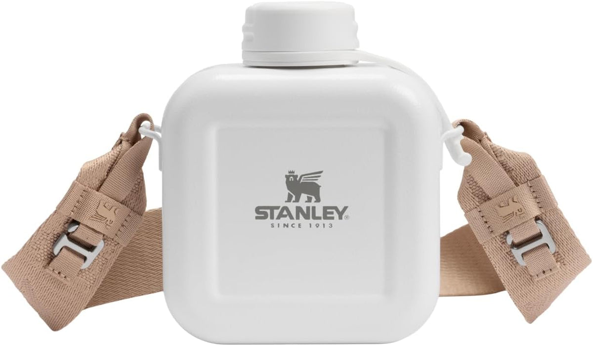 Back view of the premium imported hands free hydration canteen.