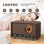 Rear view showing AUX and headphone ports on Leotec radio