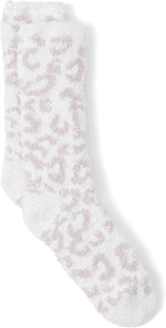 Detailed shot of the dual-color jacquard design and brand quality.