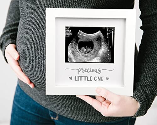 Blinking Stars pregnancy reveal gift set elegantly packed inside its premium presentation box.