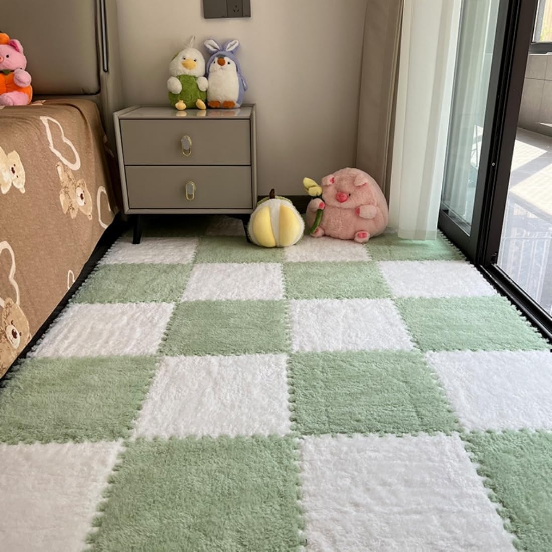 Yislend interlocking plush foam carpet tiles white and green front view