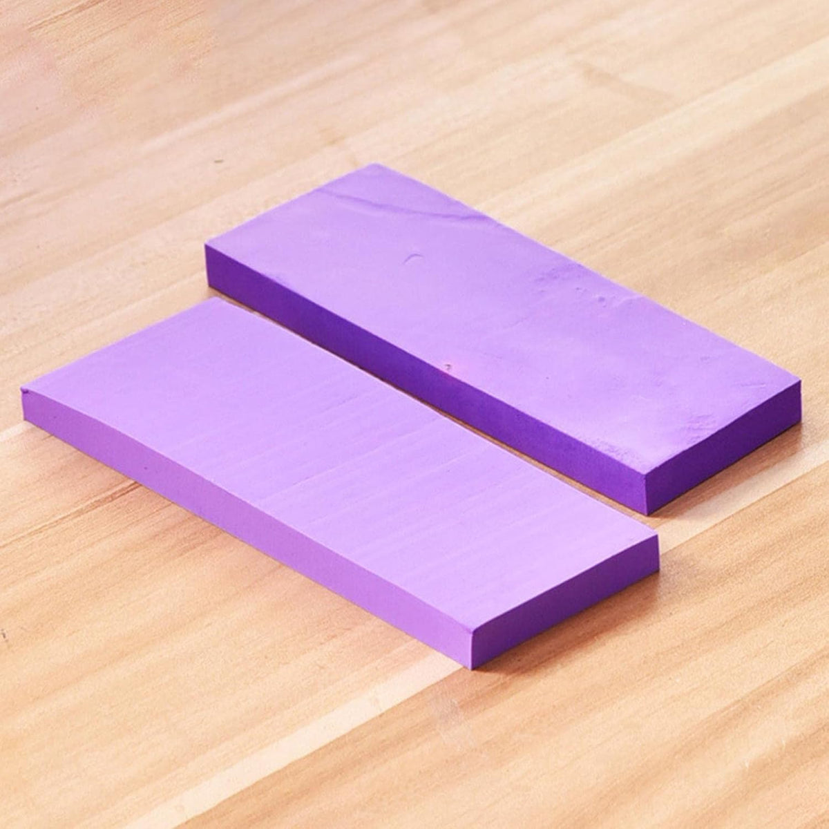 Tachiuwa multi functional ceramic art tool sponge in use