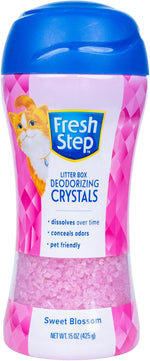 Close up of Fresh Step litter deodorizer packaging