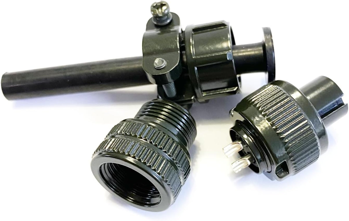 Complete view of the straight cable plug with protective finish.