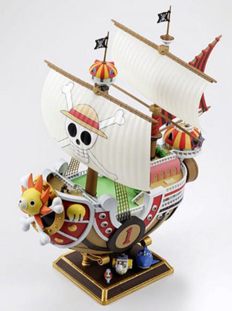 Detailed view of Thousand Sunny figurehead and deck features