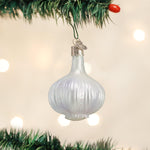 Old World Christmas Garlic Ornament close up of hand-painted glitter details
