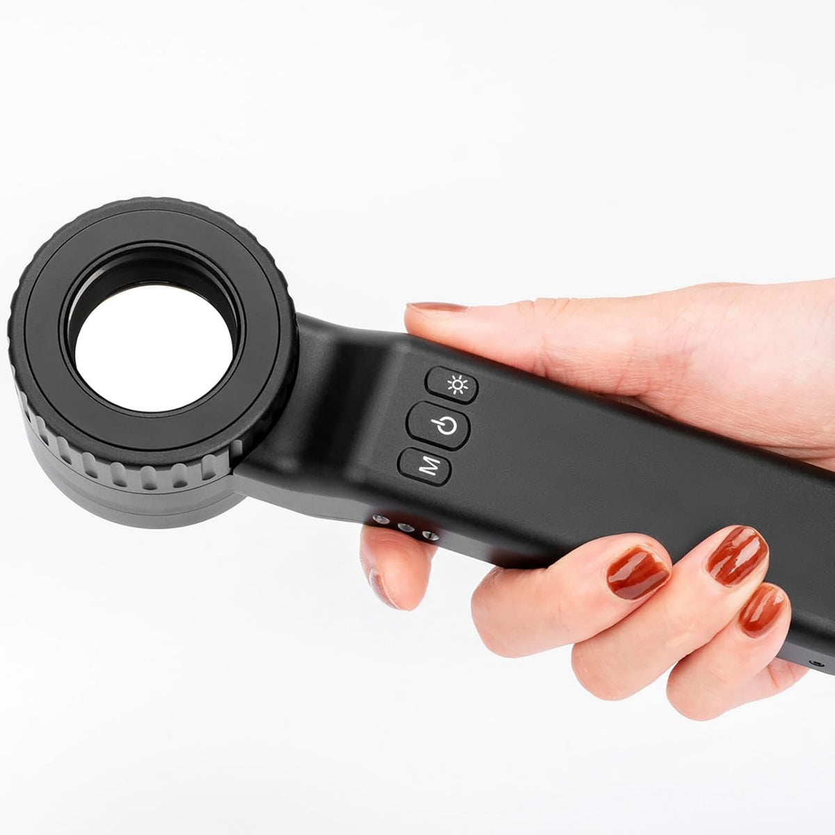 Complete Iboolo dermatoscope kit with accessories in packaging view