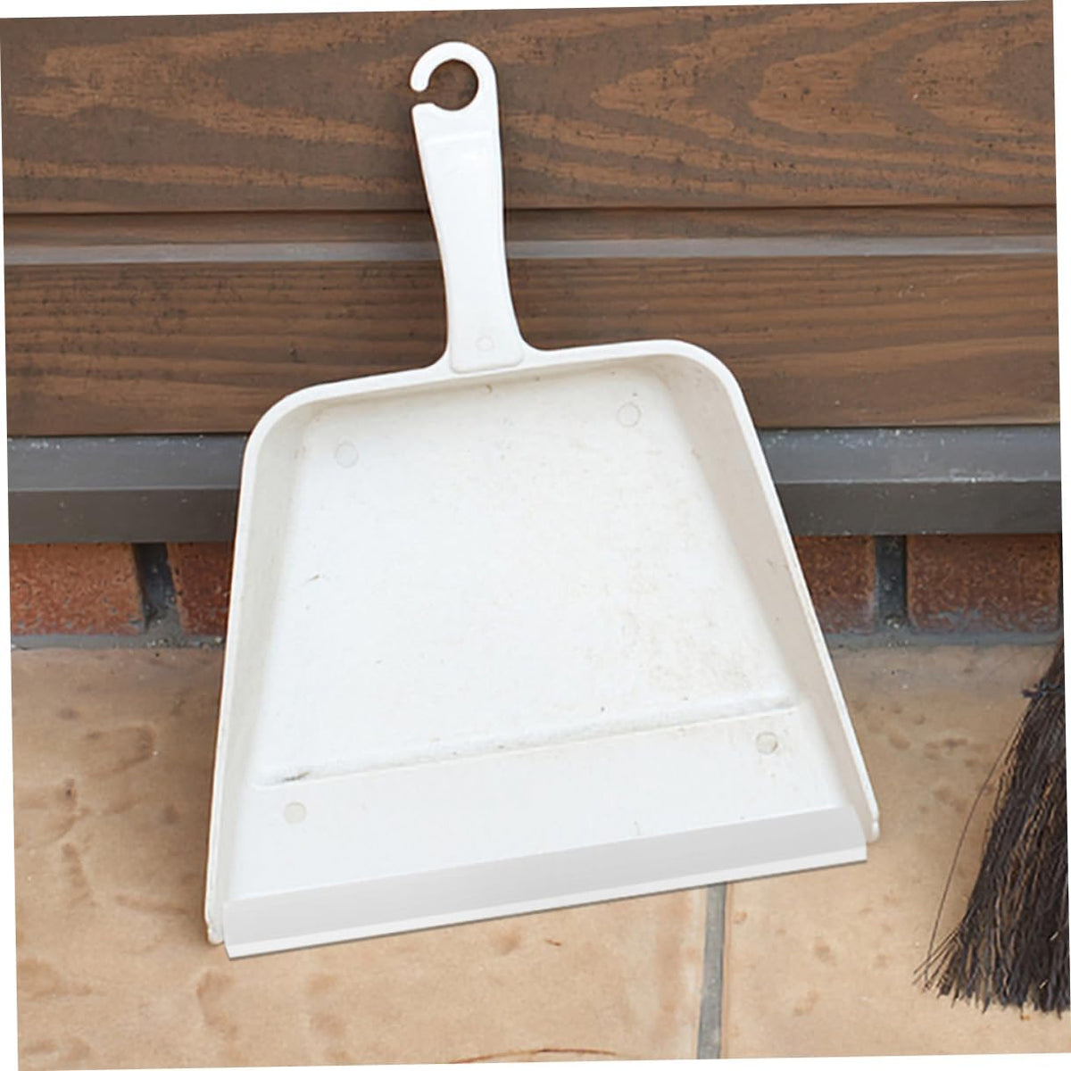 Holidyoy dustpan edge refill strip angle view
