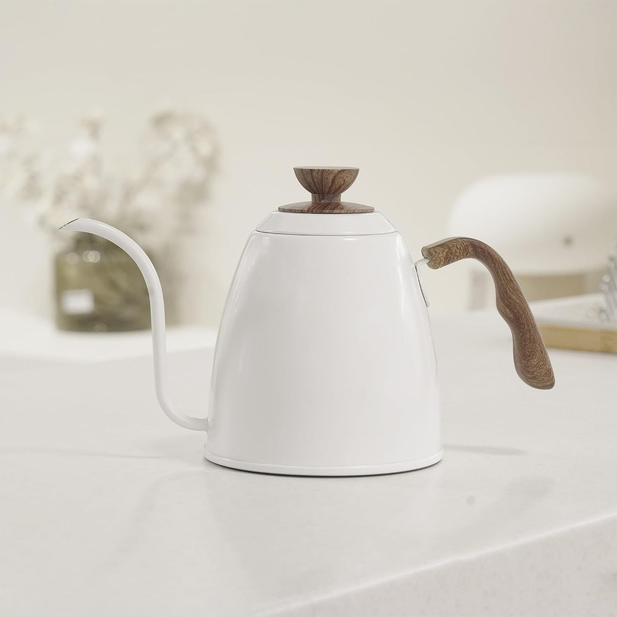 BariSmate coffee kettle wood grain handle detail