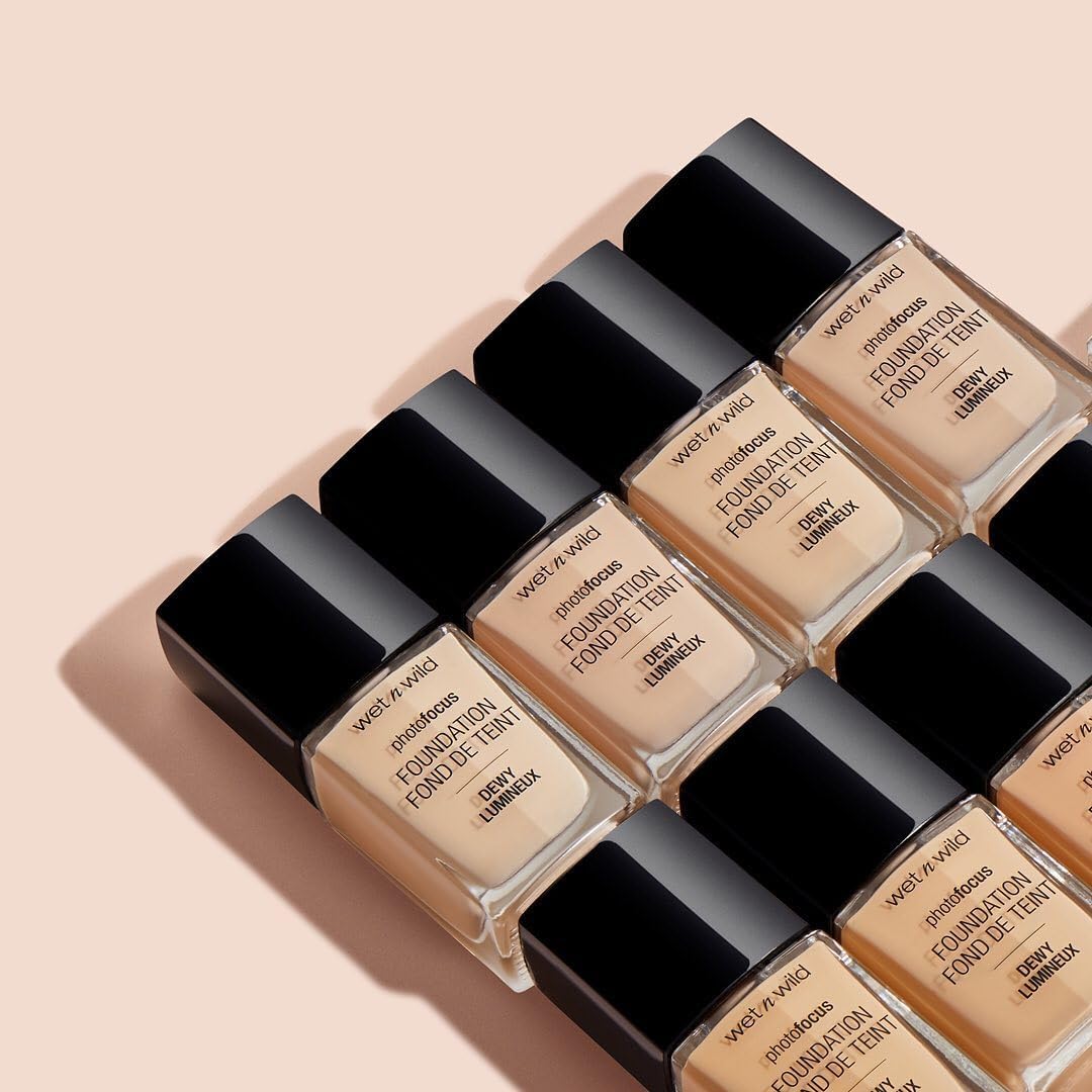 wet n wild Photo Focus Dewy Foundation Golden Beige - Image 6