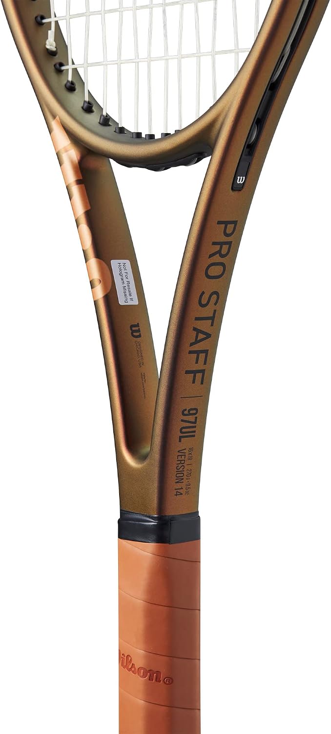 Wilson Pro Staff 97UL V14 tennis racket butt cap and ergonomic end cap design