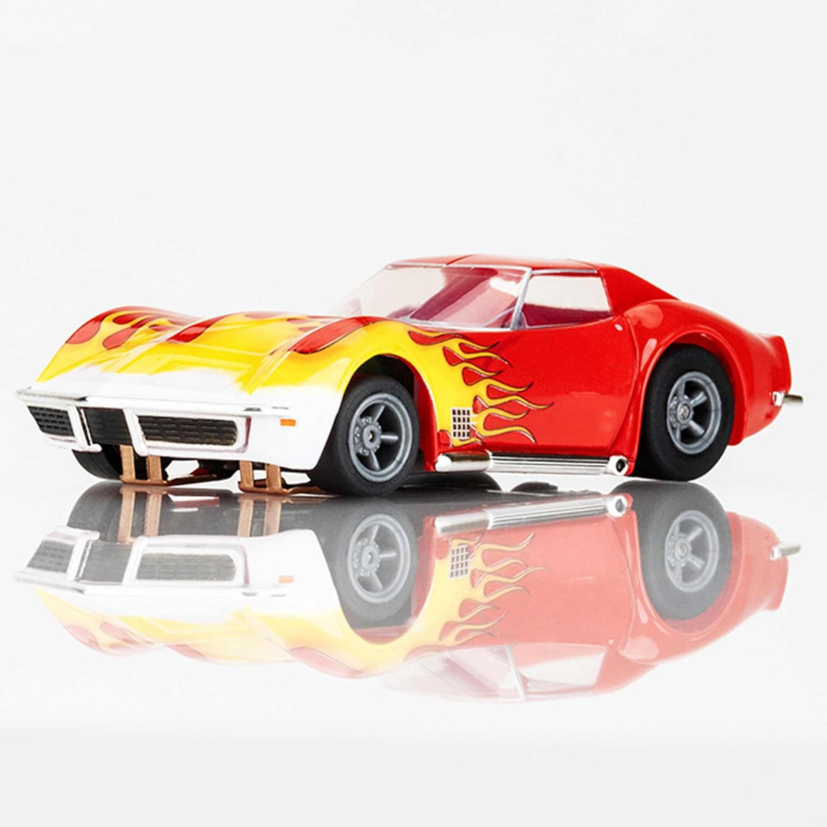 AFX Racemasters Corvette 1970 Red Yellow Wildfire front view